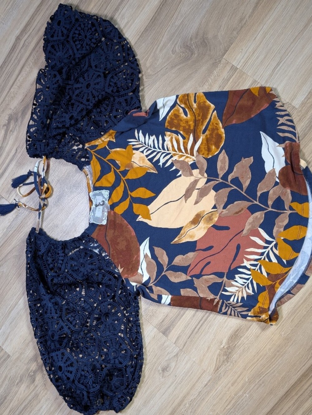 Cupio Fall Floral Guipure Lace Blouse. Gorgeous top!